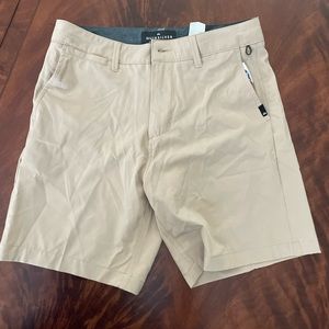 Men’s khaki shorts size 28. New without tags-never worn.